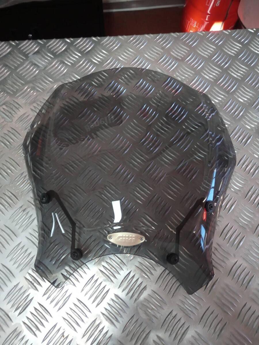 Vendo Parabrezza Universale Givi Givi A Merate Codice 8590938 Moto It