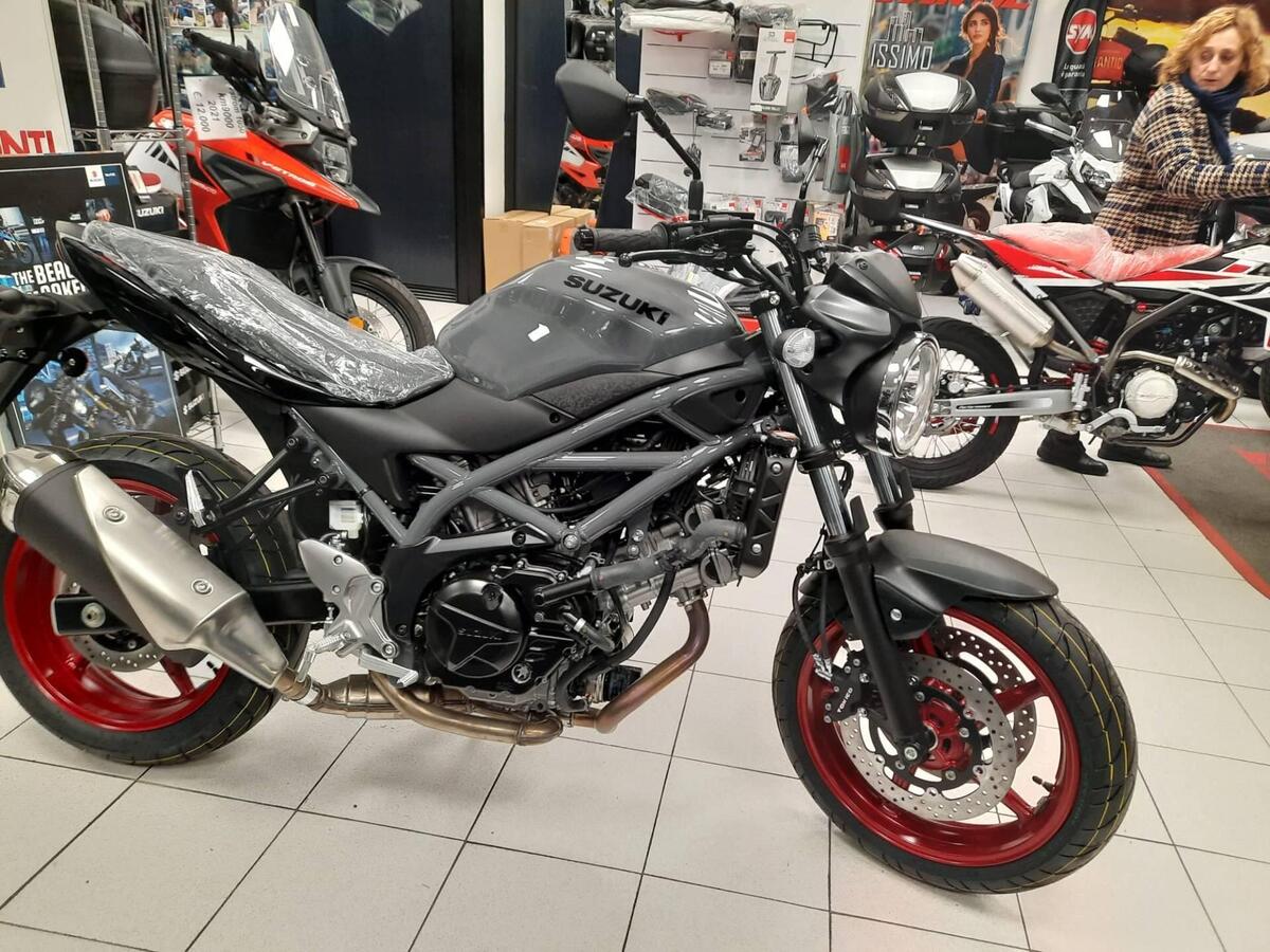 Vendo Suzuki Sv Nuova A Como Codice Moto It