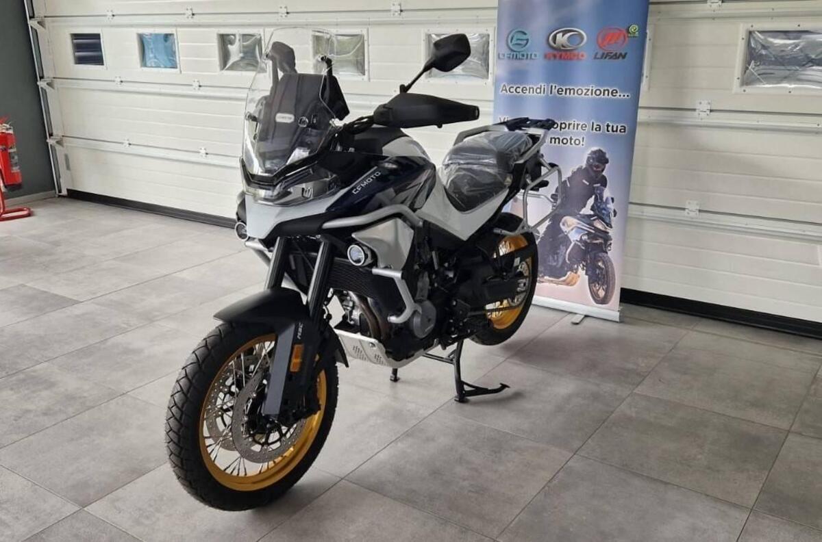 Vendo CFMOTO 800MT Explorer 2023 24 Nuova A Roe Volciano Codice