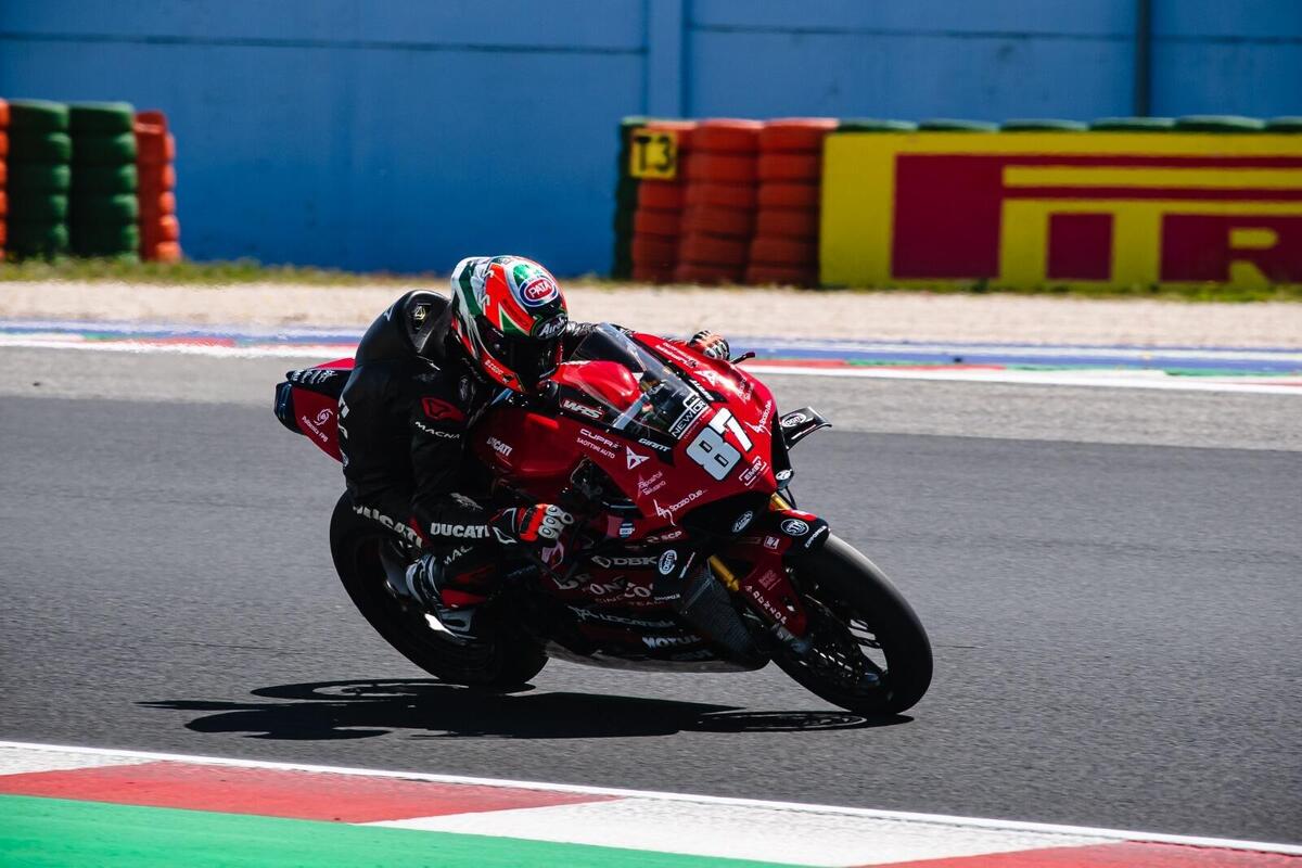 Civ Gp Di Misano Le Gare Del Sabato Sbk Vince Lorenzo Zanetti