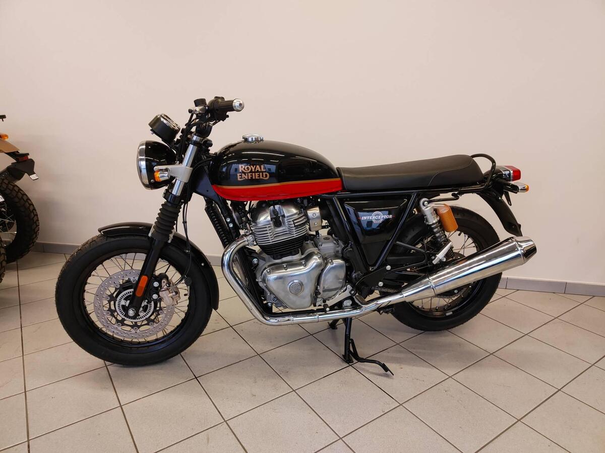 Vendo Royal Enfield Interceptor Nuova A Cavour Codice