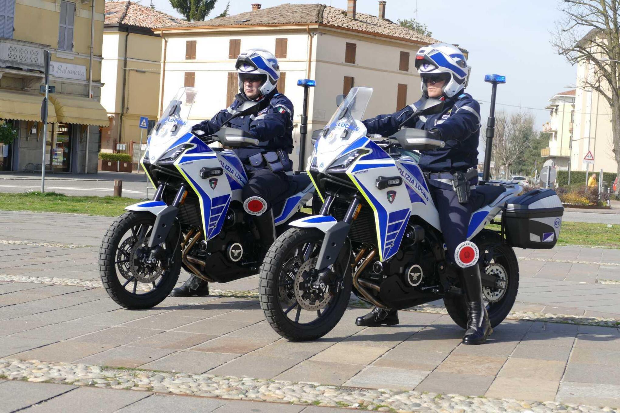 Moto Morini Con La Sua Iconica X Cape Partner Della Polizia Locale