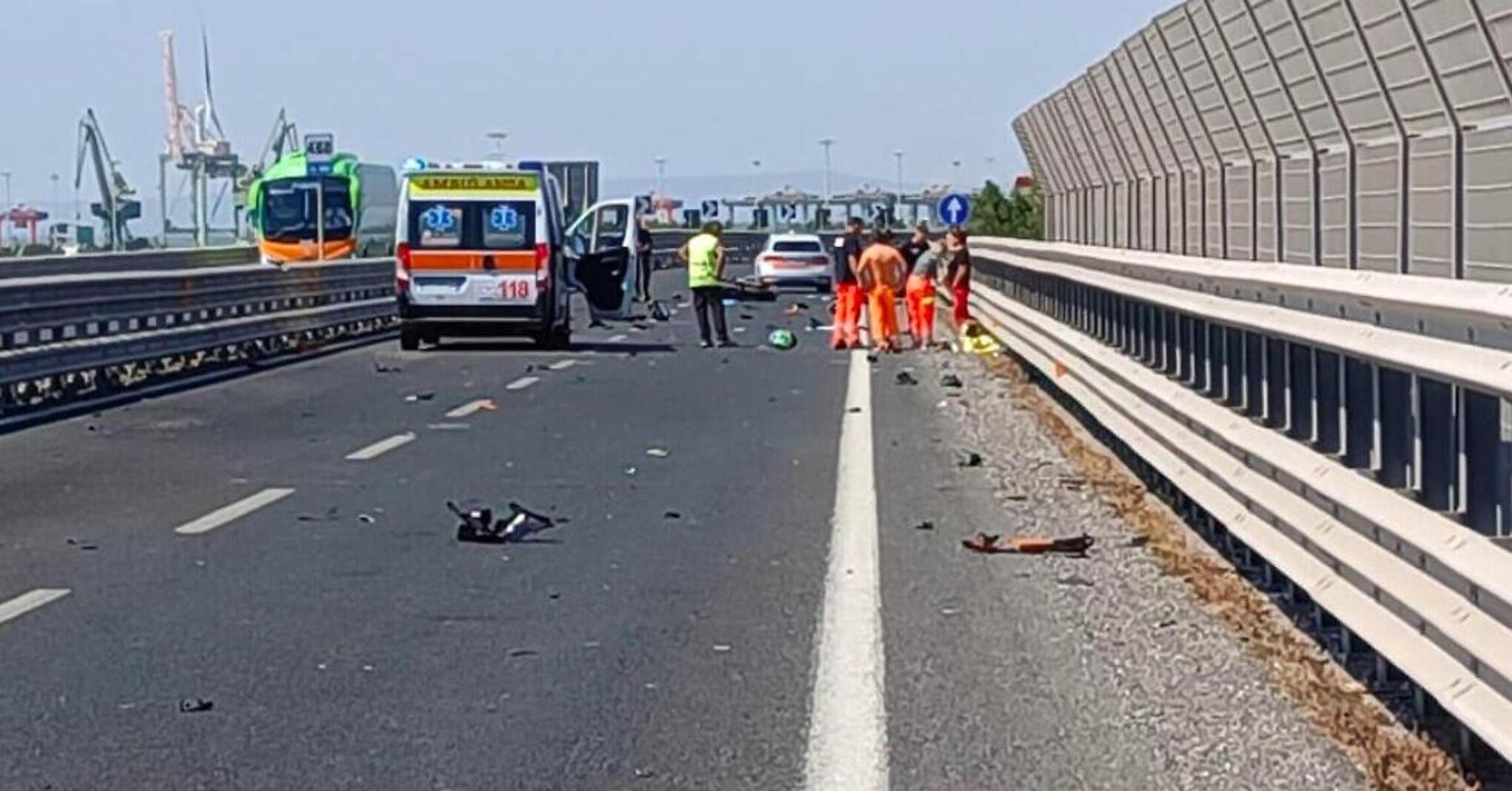 Taranto Incidente Mortale Sulla Statale Un Motociclista Rimasto