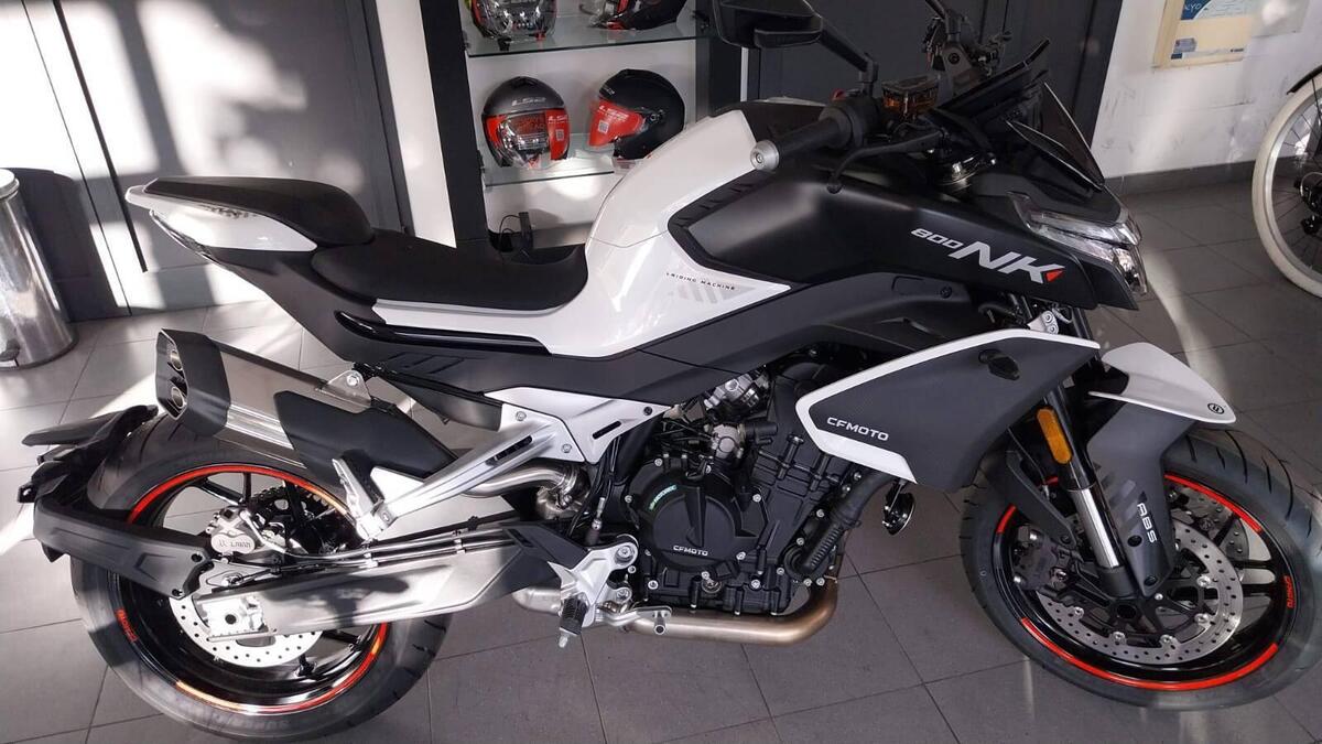 Vendo CFMOTO 800NK Advanced 2023 24 Nuova A Misano Adriatico