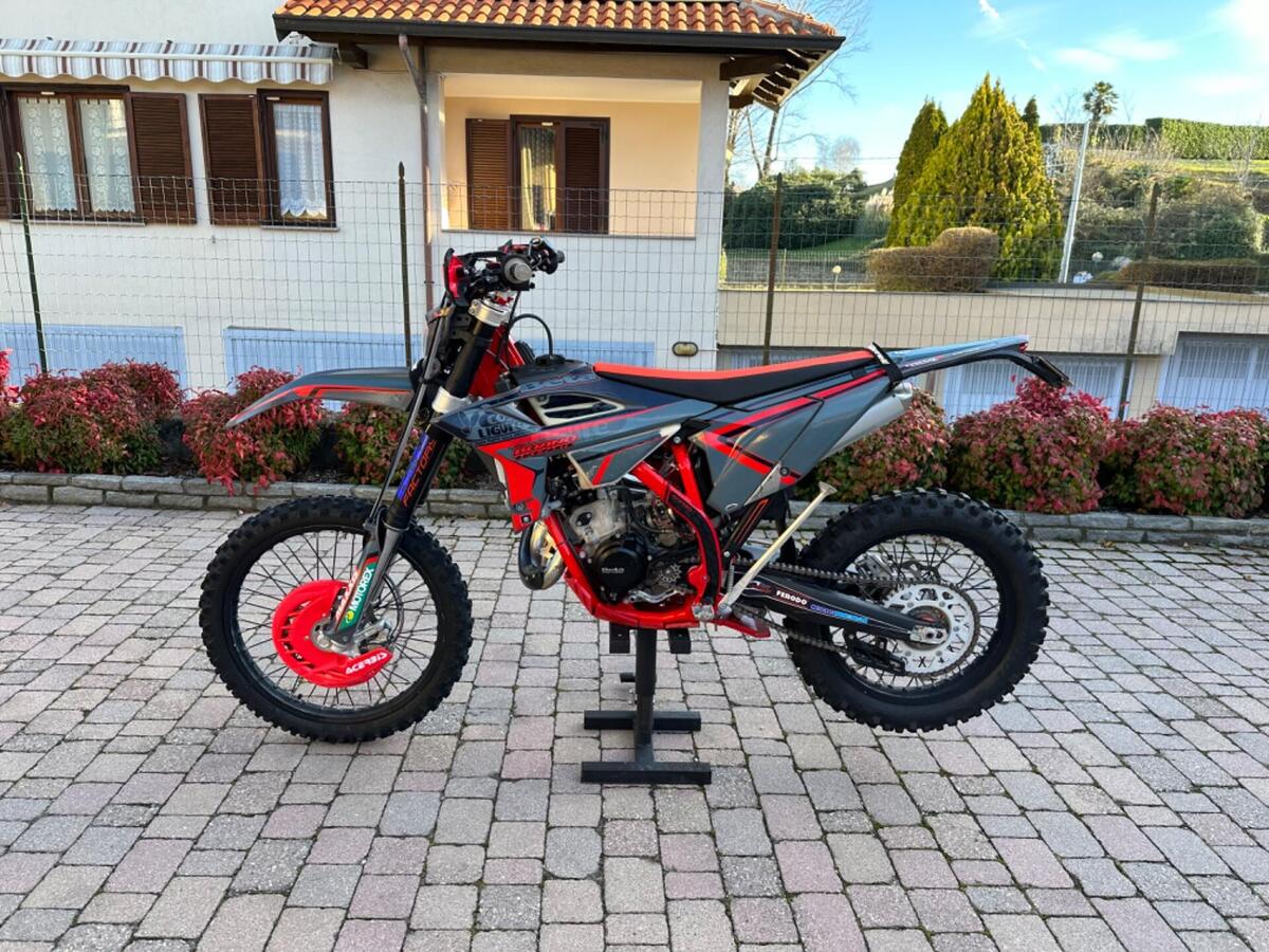 Vendo Betamotor RR 125 2T Enduro 2021 Usata A Pombia Codice 9444116