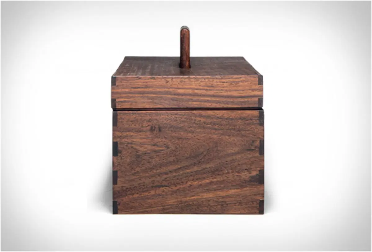 Reclaimed Tropical Walnut: cassetta degli attrezzi, con stile (3)