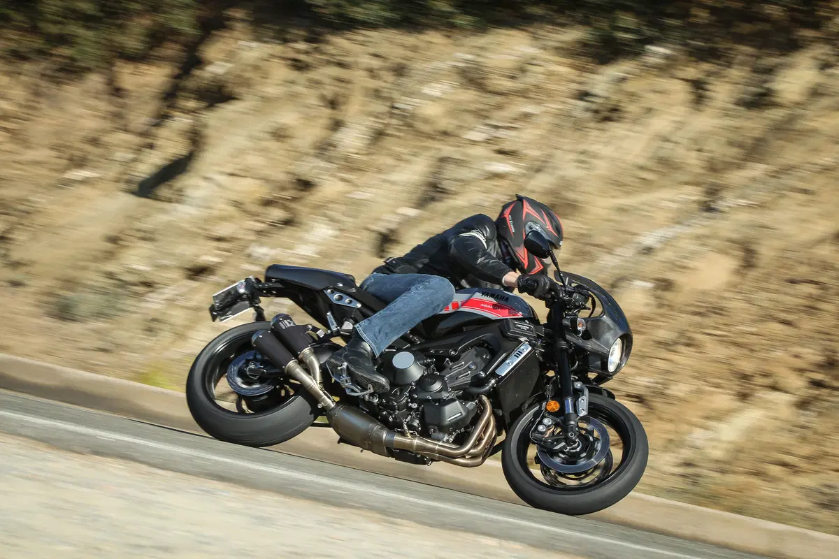 Yamaha XSR 900 Abarth. La café racer per pochi (3)