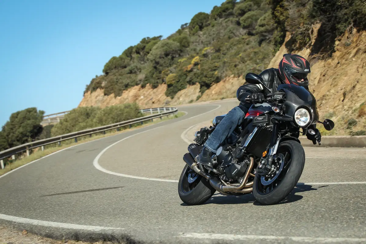 Yamaha XSR 900 Abarth. La café racer per pochi (5)
