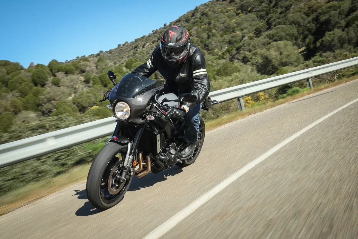 Yamaha XSR 900 Abarth. La café racer per pochi (7)