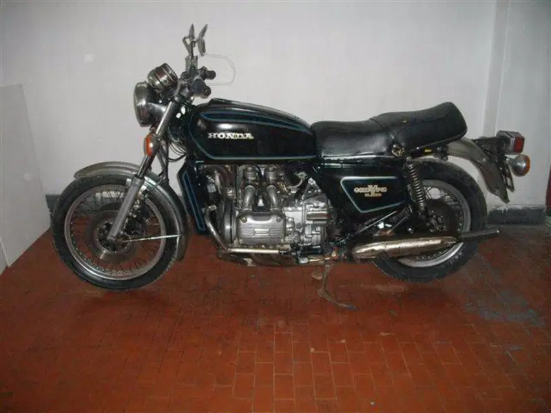 Honda GOLDWING (2)