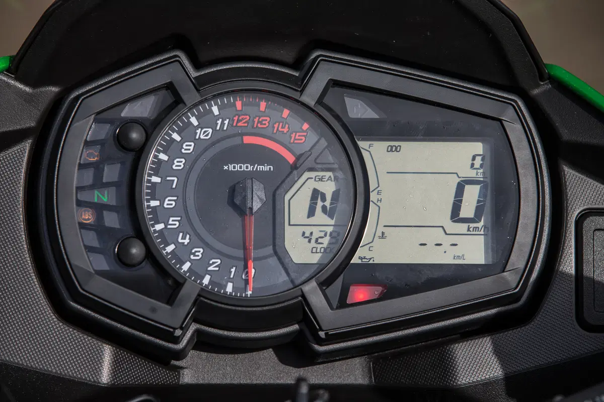 Prova Kawasaki Versys-X 300: Piccola e versatile (21)