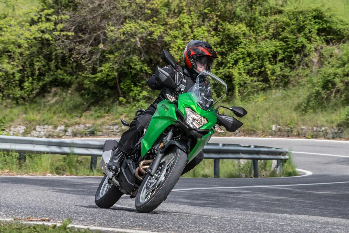 Prova Kawasaki Versys-X 300: Piccola e versatile (43)
