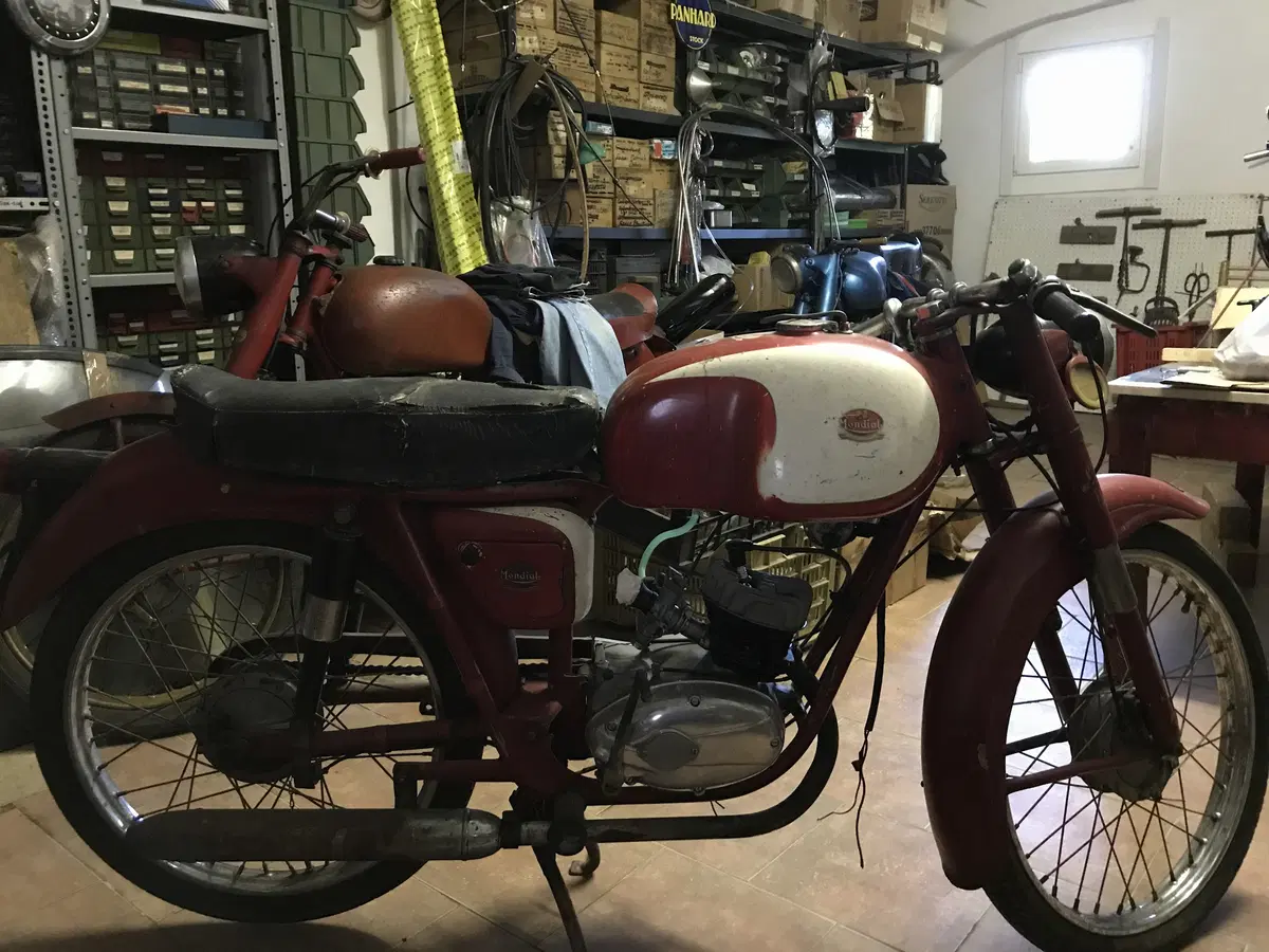 Mondial e Panhard, un'esclusiva collezione privata (44)