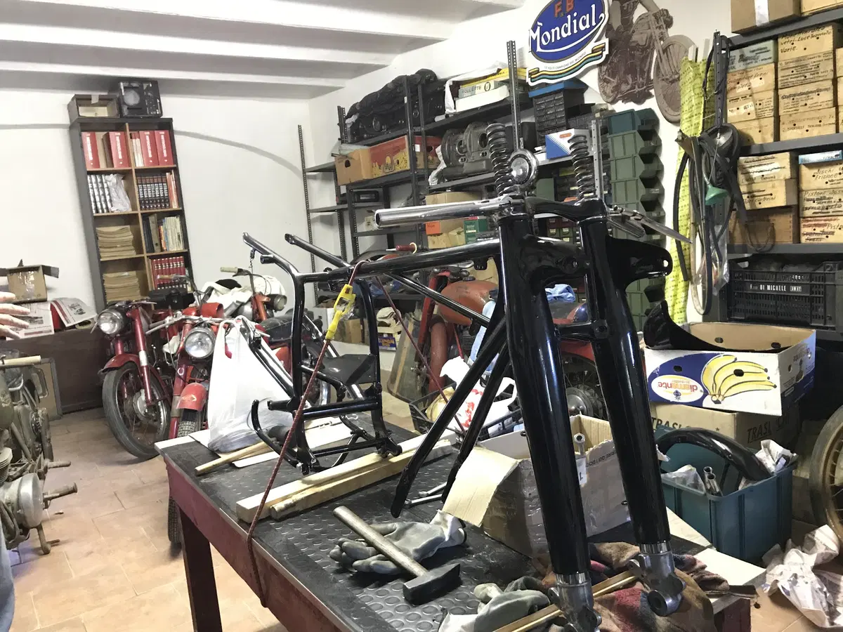 Mondial e Panhard, un'esclusiva collezione privata (48)
