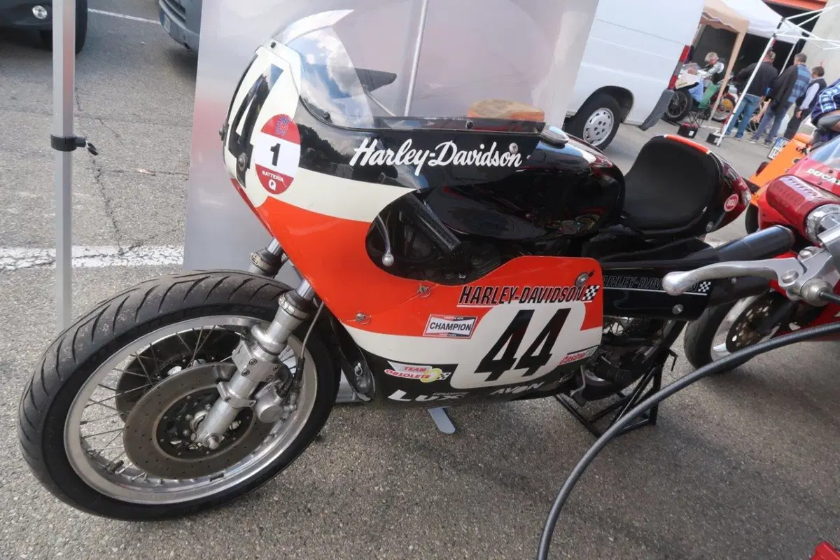 ASI Motoshow 2017, moto e campioni in pista (14)