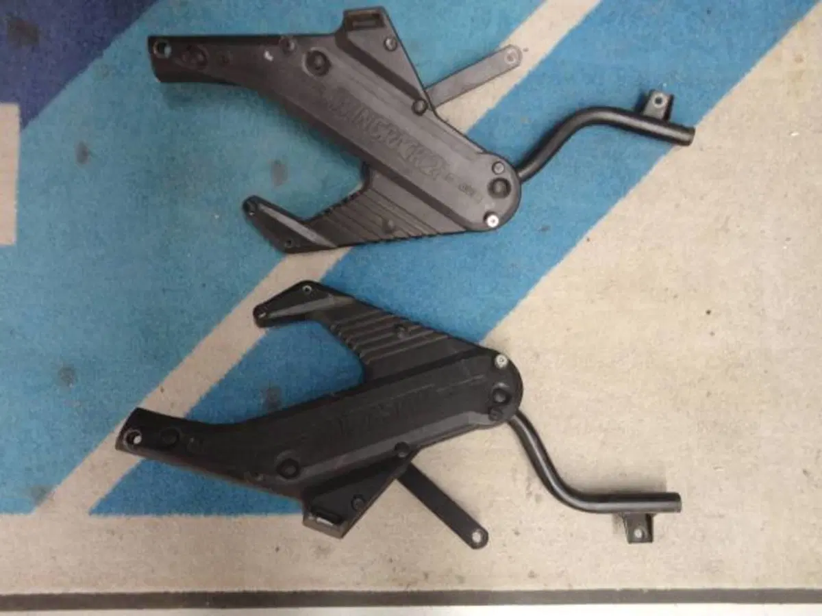 Supporti valigie Triumph Trident Givi