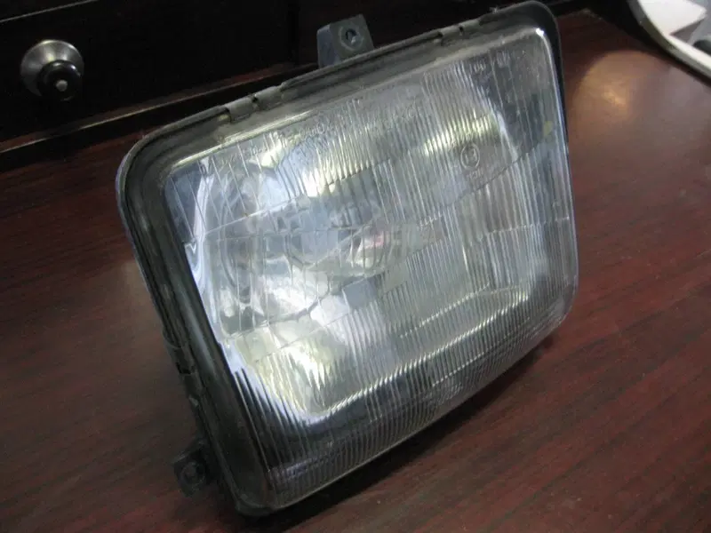 Fanale anteriore BMW K100 Fnale anteriore BMW K100 (2)