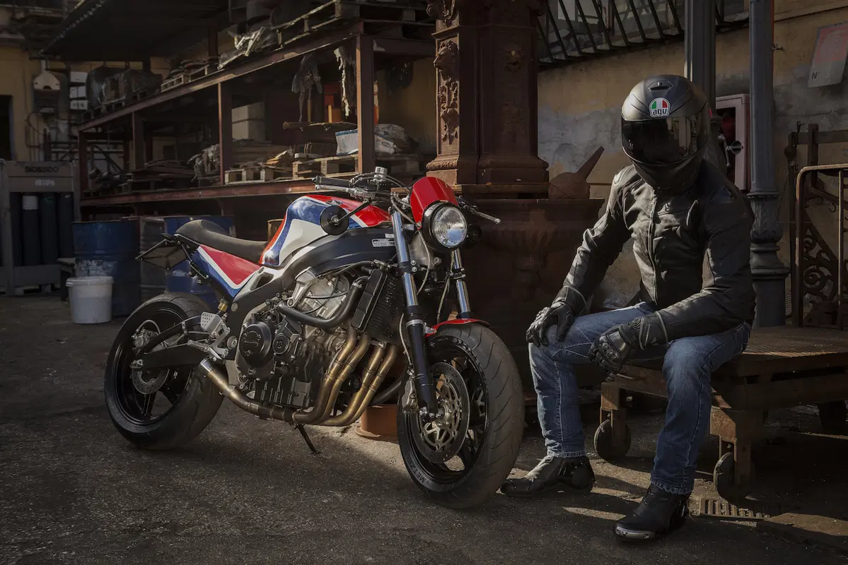 Codacorta: special meraviglia su base Honda CBR 900 RR Fireblade (6)