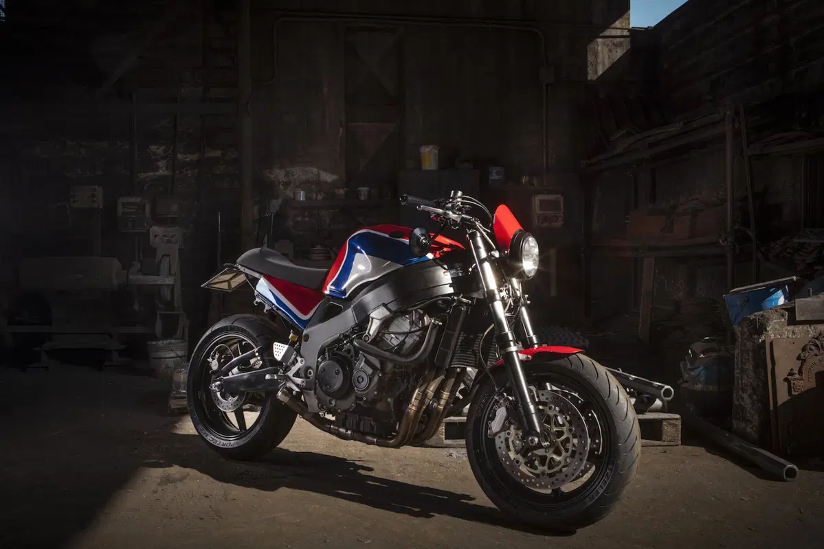 Codacorta: special meraviglia su base Honda CBR 900 RR Fireblade (7)