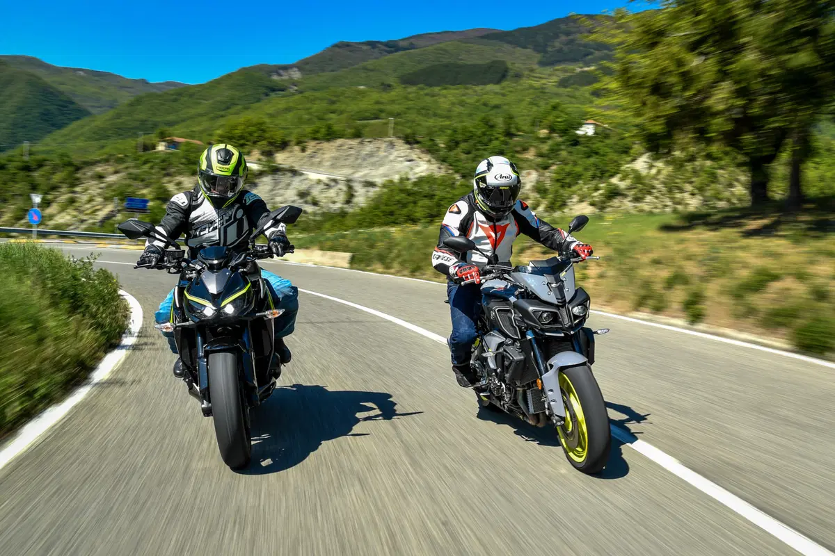 Yamaha MT-10 VS Kawasaki Z1000R: 2 nude con 300 cavalli (7)