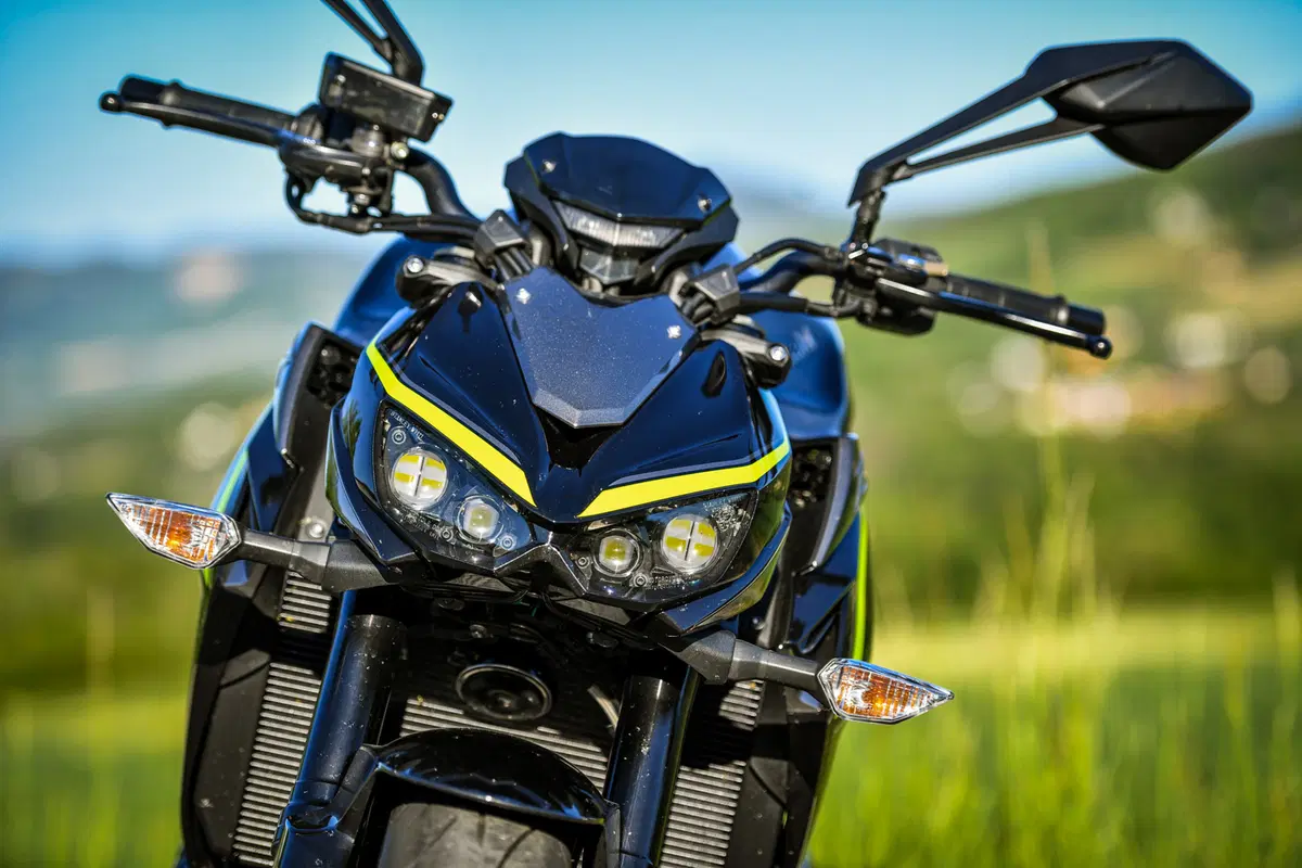 Yamaha MT-10 VS Kawasaki Z1000R: 2 nude con 300 cavalli (26)