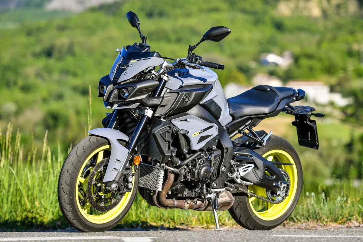 Yamaha MT-10 VS Kawasaki Z1000R: 2 nude con 300 cavalli (45)