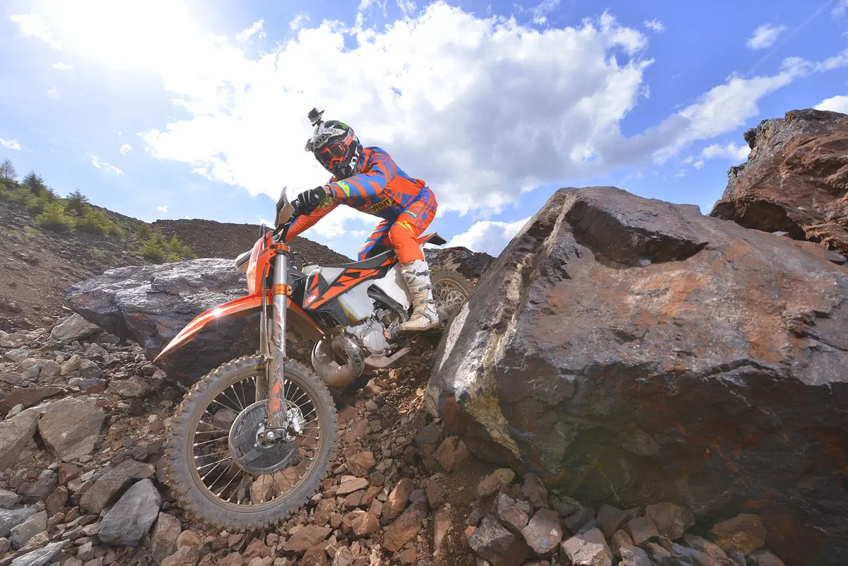 KTM EXC TPI 250 e 300  2018. Le prime 2T a iniezione (7)