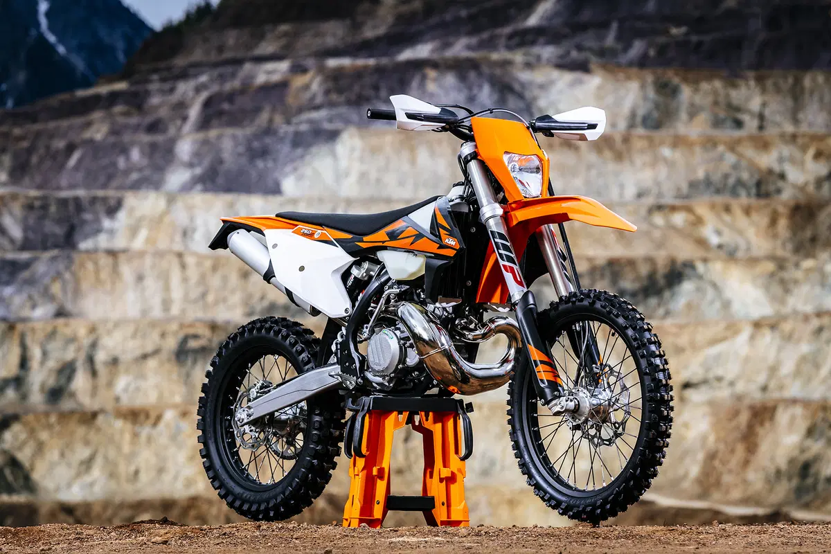 KTM EXC TPI 250 e 300  2018. Le prime 2T a iniezione (13)