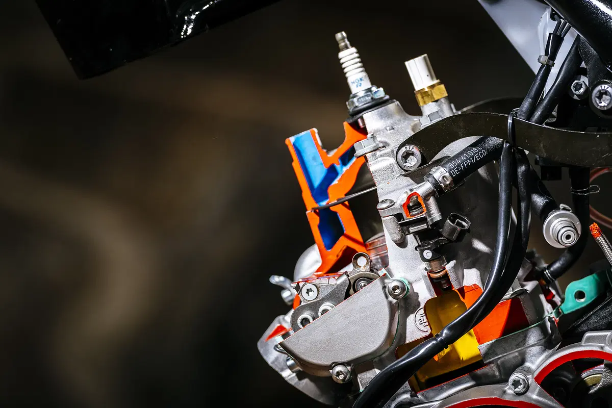 KTM EXC TPI 250 e 300  2018. Le prime 2T a iniezione (24)
