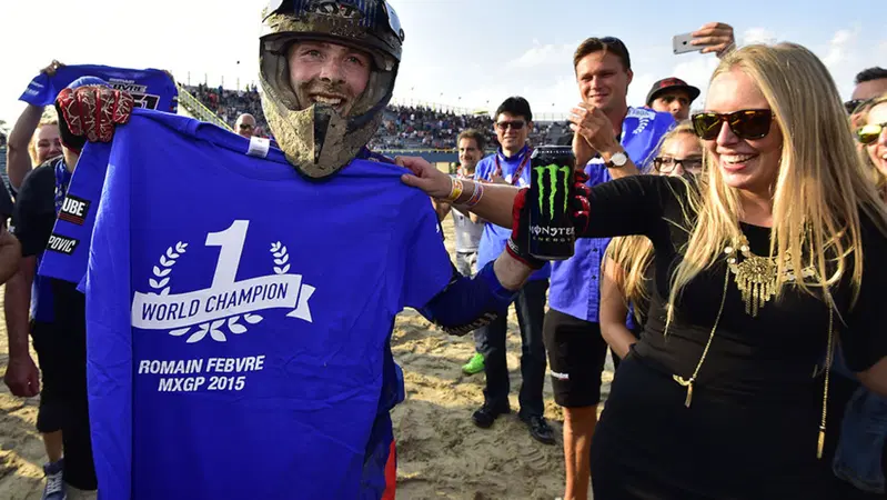 Febvre campione MXGP 2015. Simpson e Gajser vincono ad Assen