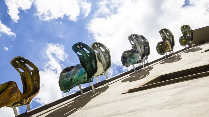 Vespa e arte, con Warhol e D'Auria al Gallery Hotel Art di Firenze