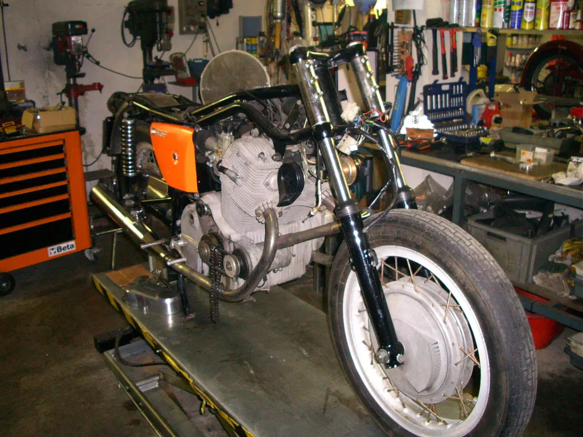 Restaurando, ottava puntata: Laverda 750 SF
