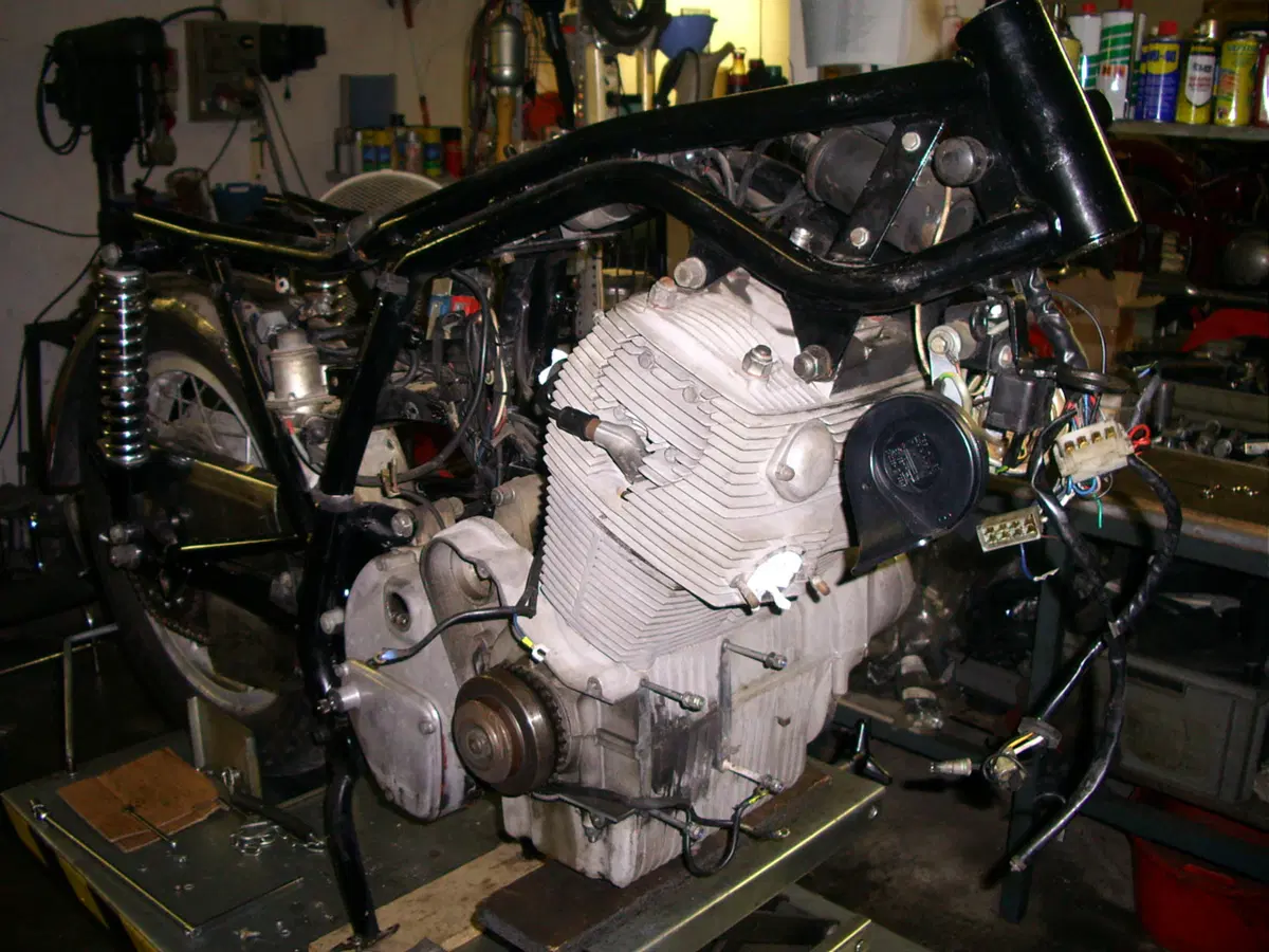 Restaurando, ottava puntata: Laverda 750 SF (36)