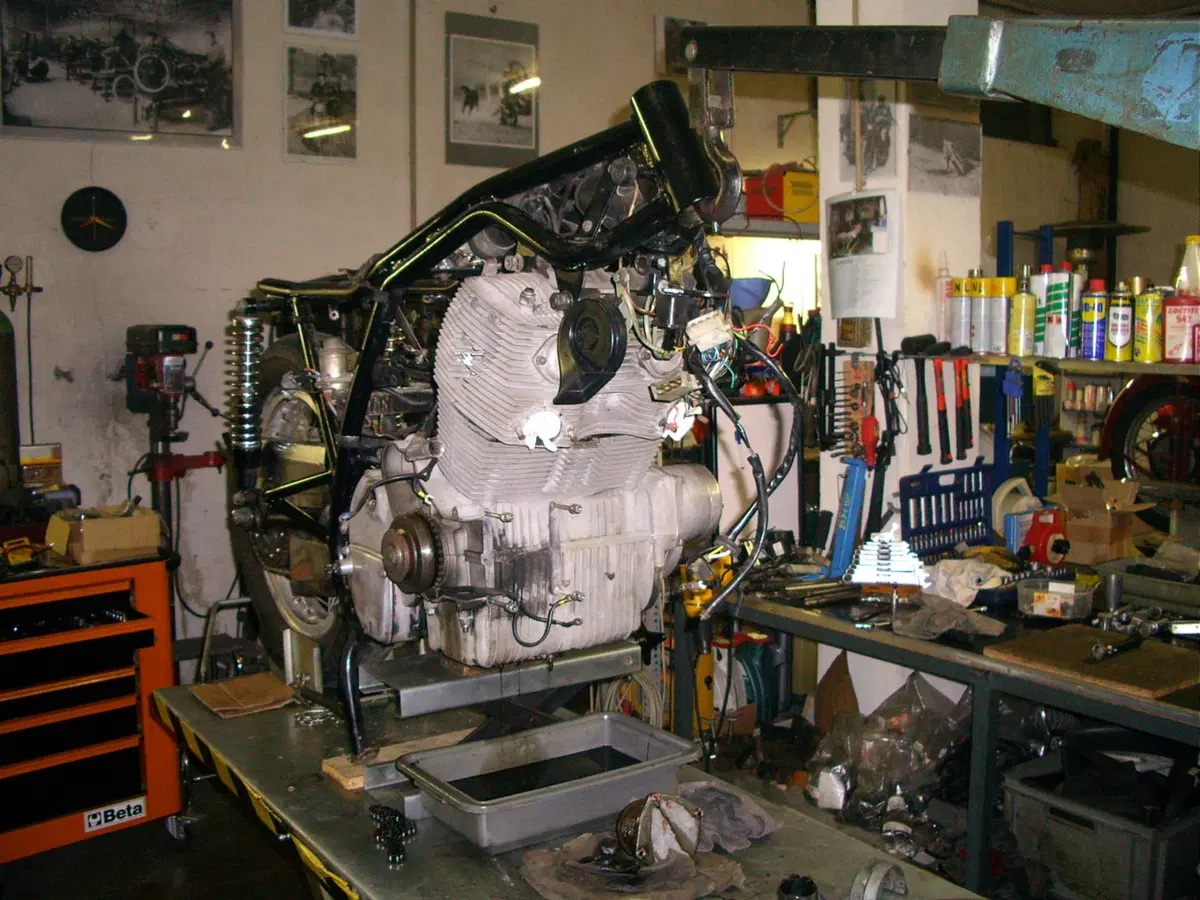 Restaurando, ottava puntata: Laverda 750 SF (40)