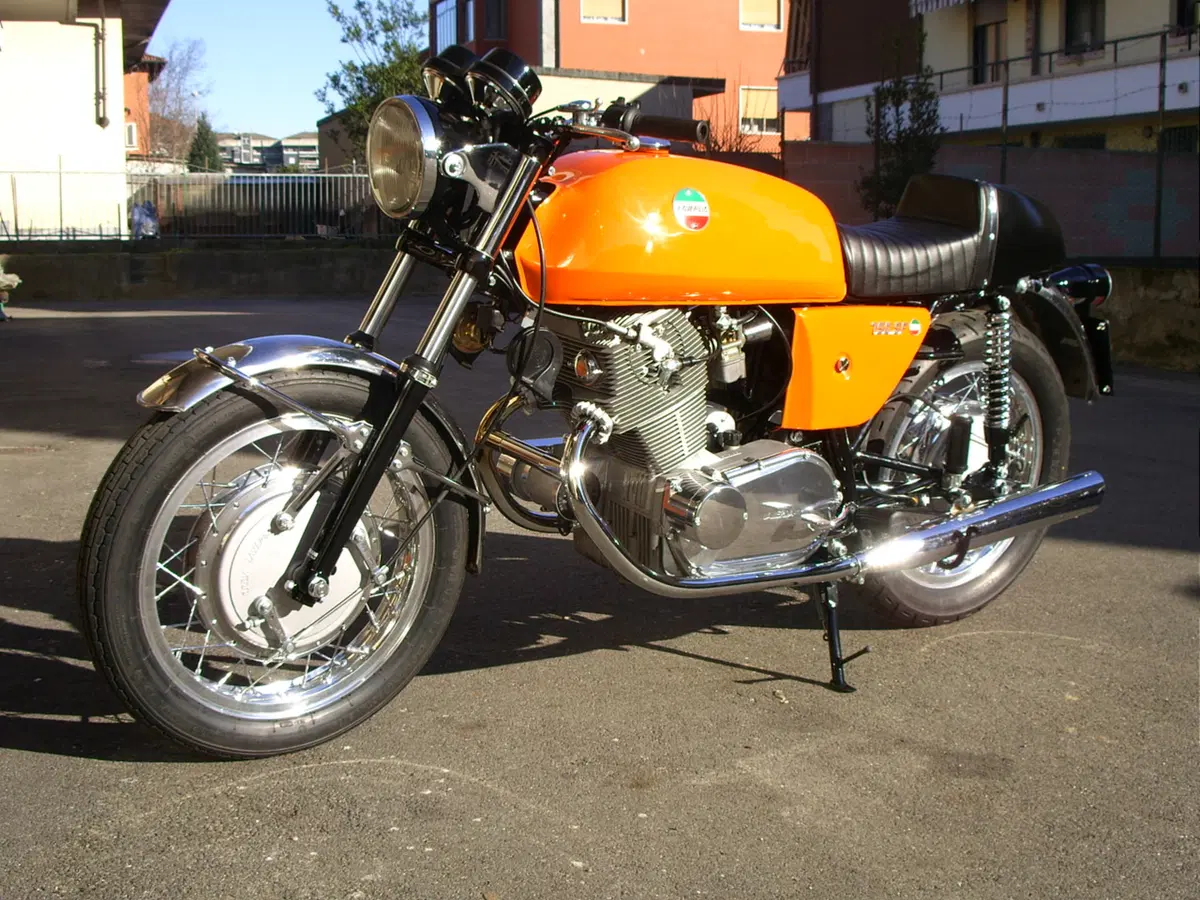 Restaurando, ottava puntata: Laverda 750 SF (71)