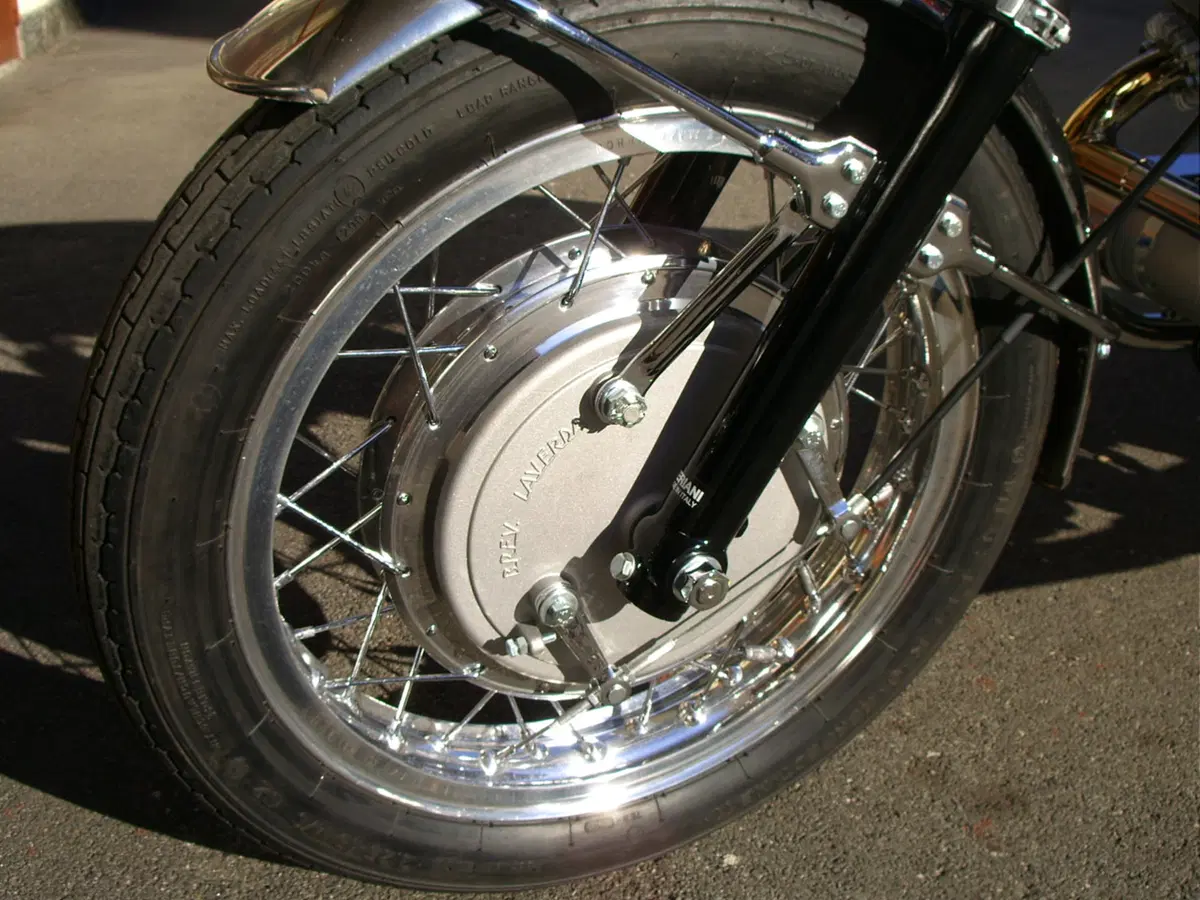 Restaurando, ottava puntata: Laverda 750 SF (76)