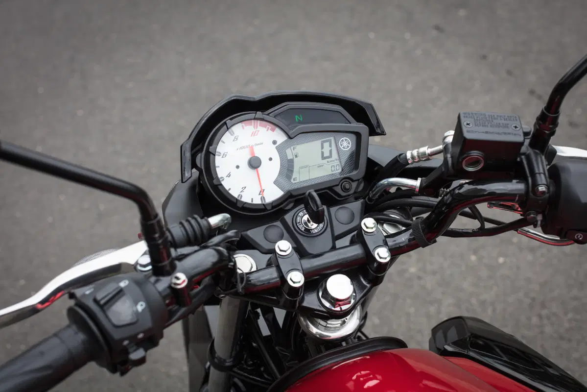 Gamma scooter Yamaha (con un infiltrato): tutta mia è la città (3)