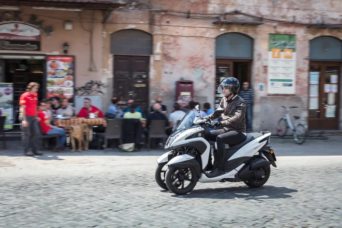 Gamma scooter Yamaha (con un infiltrato): tutta mia è la città (8)