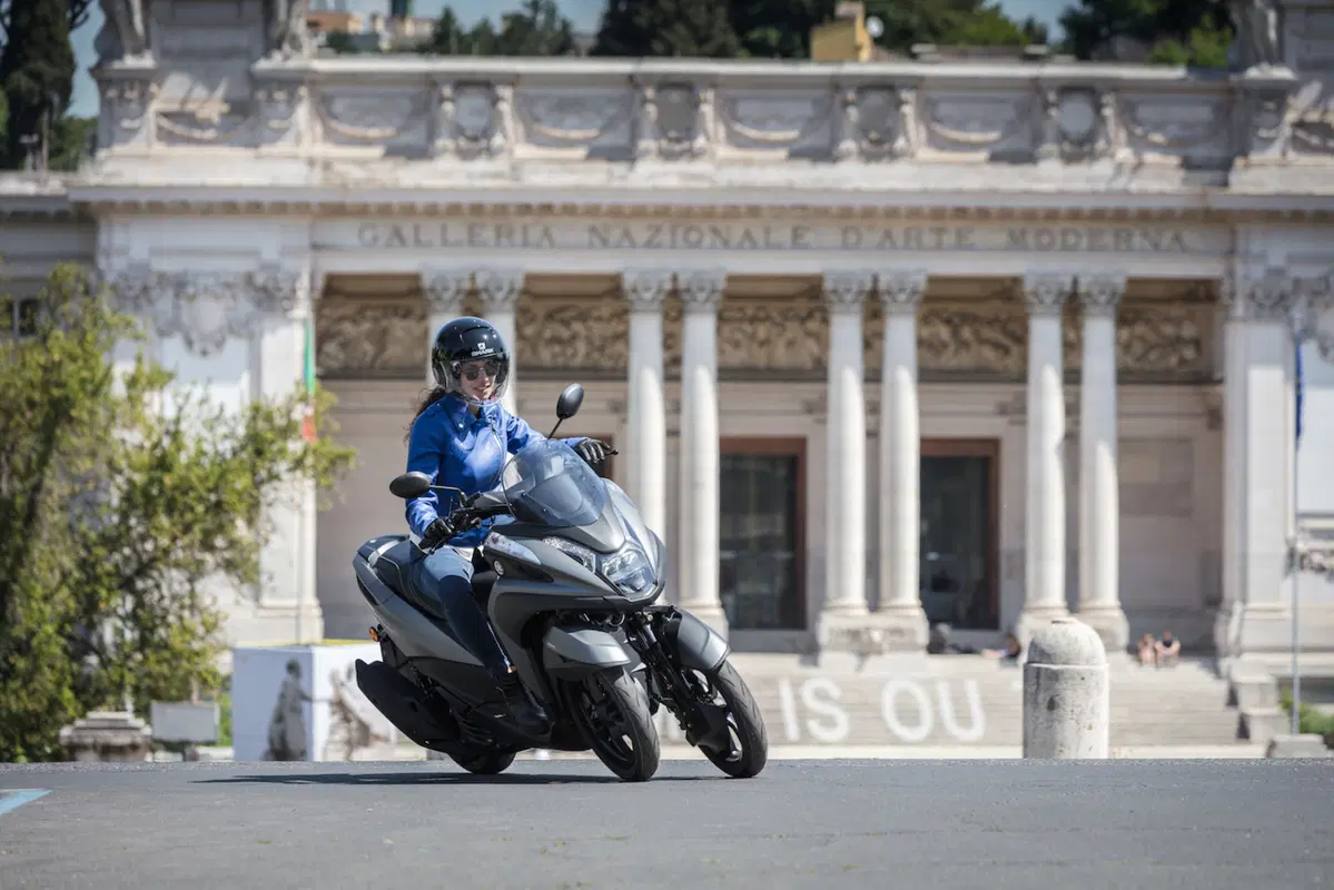 Gamma scooter Yamaha (con un infiltrato): tutta mia è la città (14)