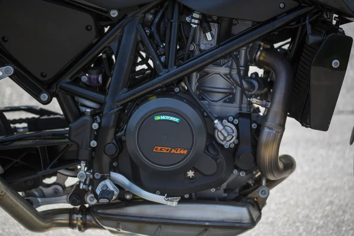 KTM 690 Duke 2016: test esclusivo! (10)