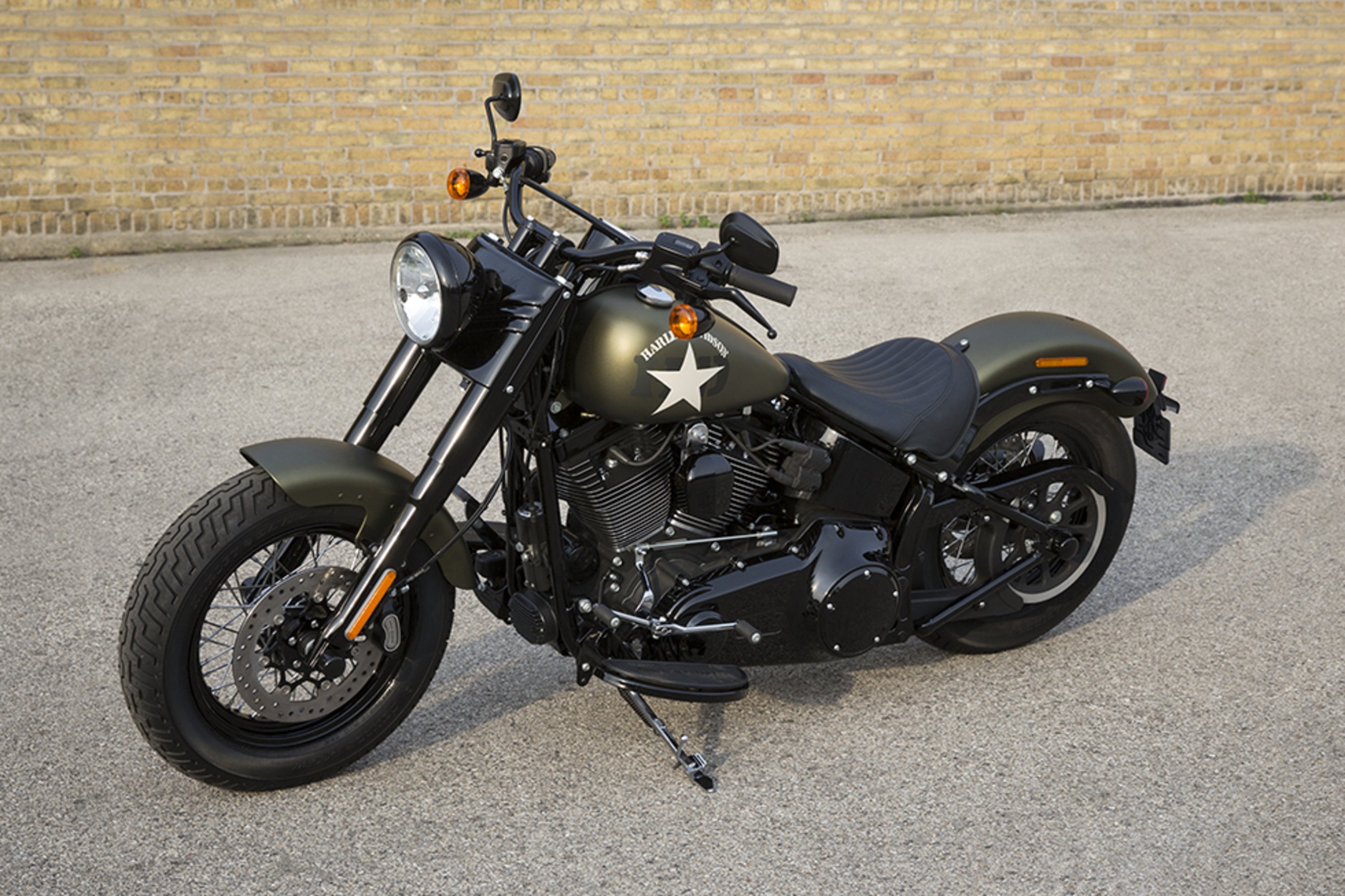 Harley-Davidson Softail 1800 Slim S (2015 - 17) - FLS