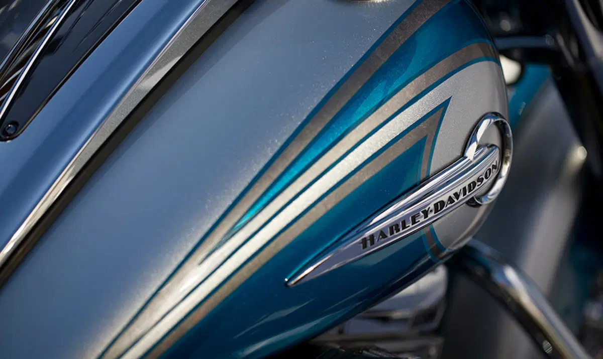 Harley-Davidson CVO - Custom Vehicle Operations 1800 Deluxe (2014 - 15) - FLSTNSE (4)