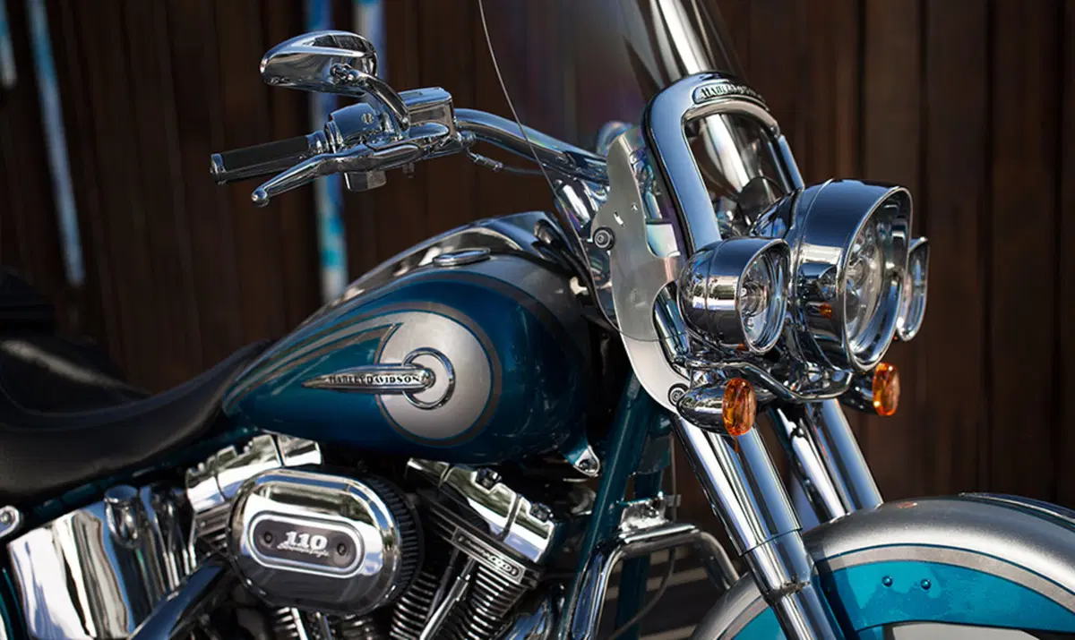 Harley-Davidson CVO - Custom Vehicle Operations 1800 Deluxe (2014 - 15) - FLSTNSE (5)