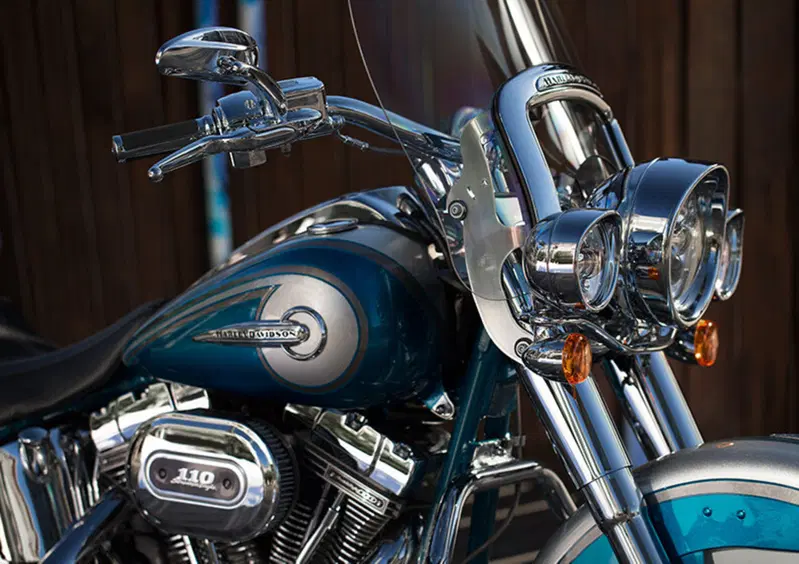 Harley-Davidson CVO - Custom Vehicle Operations 1800 Deluxe (2014 - 15) - FLSTNSE (5)