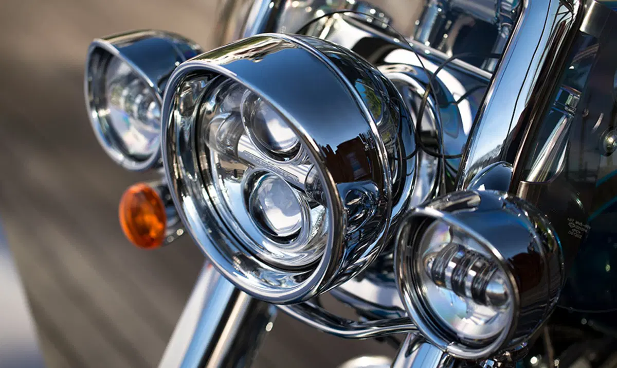 Harley-Davidson CVO - Custom Vehicle Operations 1800 Deluxe (2014 - 15) - FLSTNSE (10)
