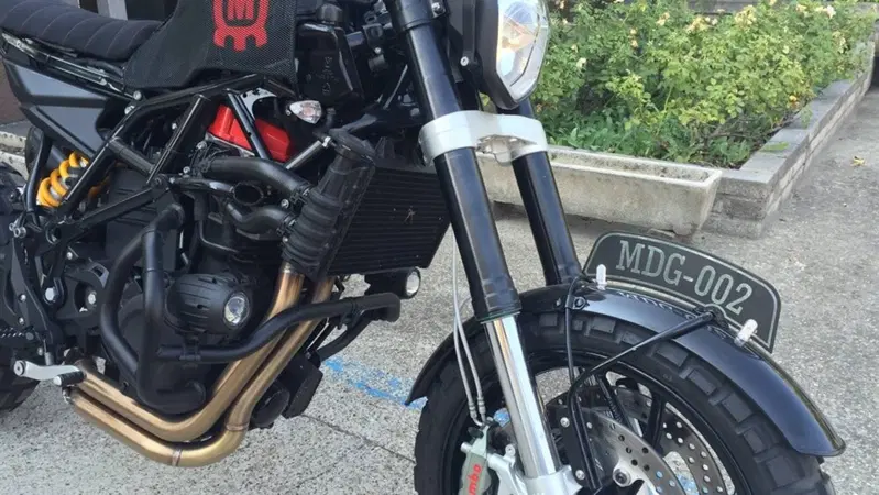 Le Strane di Moto.it: Husqvarna Nuda 900R