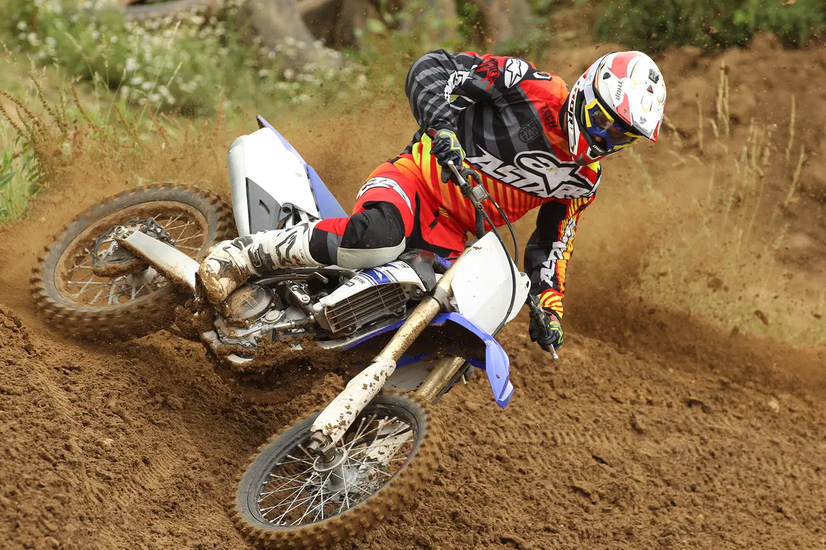 Yamaha YZ-F 250 e 450 2016 (4)