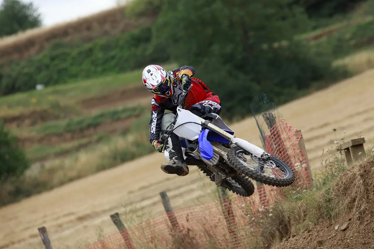 Yamaha YZ-F 250 e 450 2016 (9)