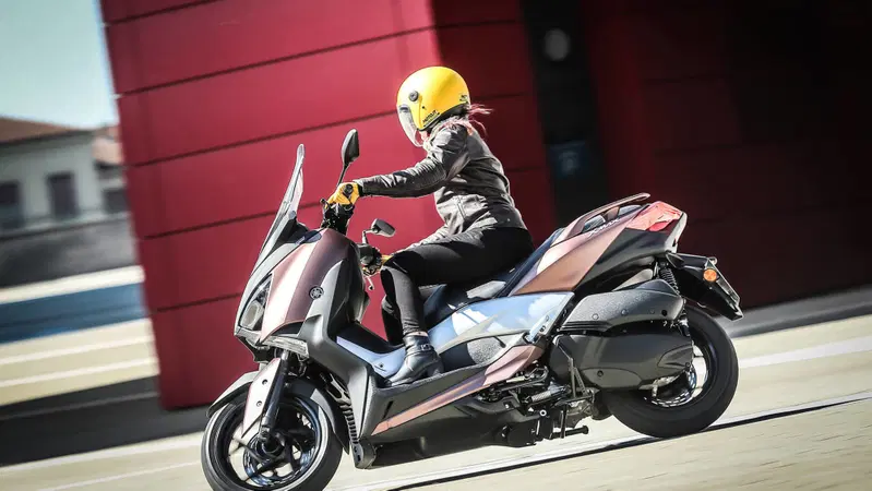 Yamaha X-MAX 300: "Form follows function"