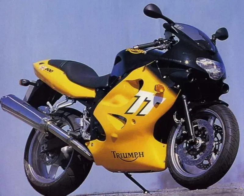 Cover Carbonio TT600 Triumph (4)